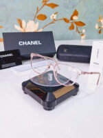 Chanel Female Glass - Image 2